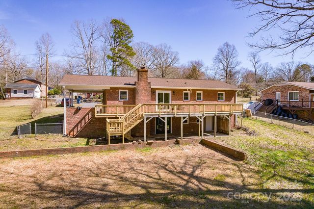 3617 12th Street Drive NE, Hickory, NC 28601