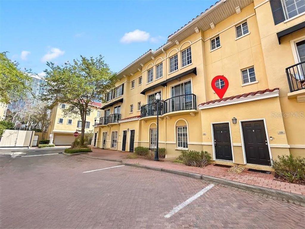 Image 2 of property listing at 108 BEACH HAVEN LANE, Tampa, FL 33609