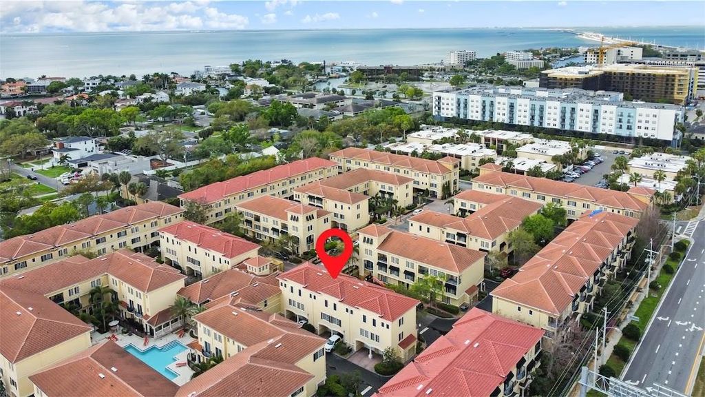 Image 20 of property listing at 108 BEACH HAVEN LANE, Tampa, FL 33609