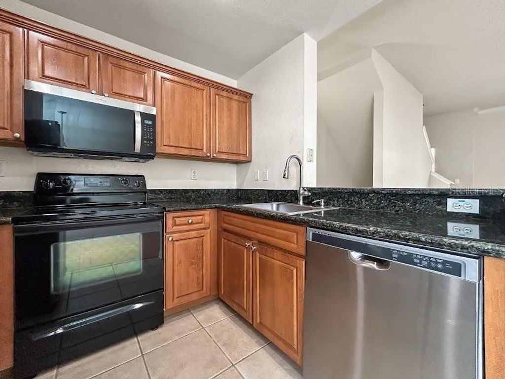 Image 7 of property listing at 108 BEACH HAVEN LANE, Tampa, FL 33609