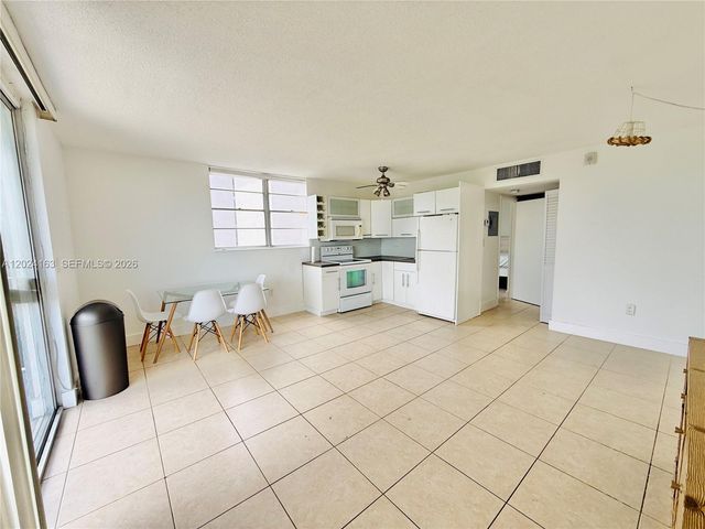 12590 NE 16th Ave 412, North Miami, FL 33161