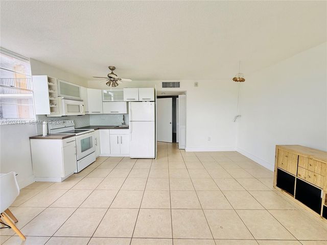 12590 NE 16th Ave 412, North Miami, FL 33161