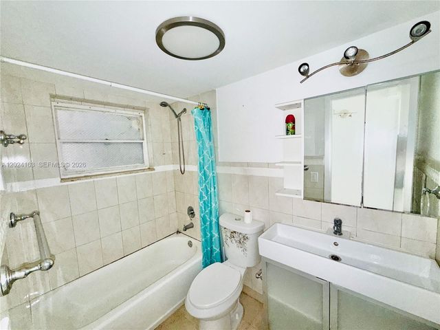 12590 NE 16th Ave 412, North Miami, FL 33161