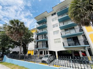 12590 NE 16th Ave 412, North Miami, FL 33161