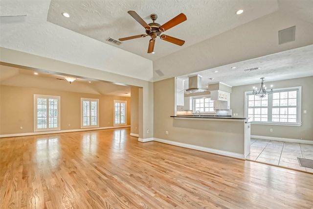 3710 Linkview Drive, Houston, TX 77025