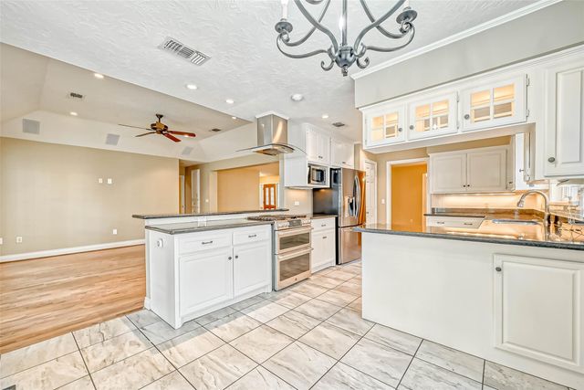 3710 Linkview Drive, Houston, TX 77025