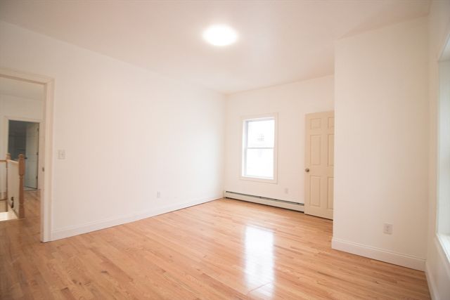 58 Willow St, Lowell, MA 01852