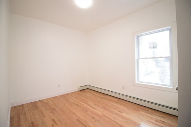 58 Willow St, Lowell, MA 01852