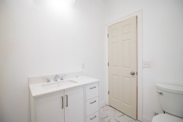 58 Willow St, Lowell, MA 01852