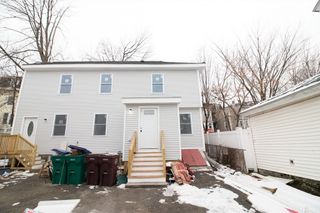58 Willow St, Lowell, MA 01852