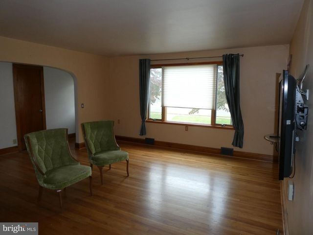 264 S WHITE HORSE PIKE, Berlin, NJ 08009