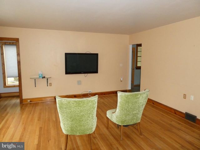 264 S WHITE HORSE PIKE, Berlin, NJ 08009