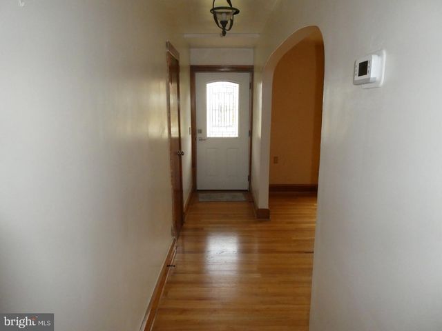 264 S WHITE HORSE PIKE, Berlin, NJ 08009