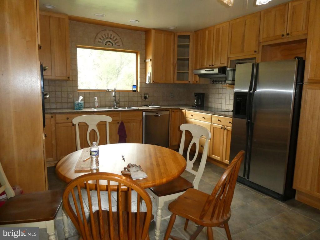 264 S WHITE HORSE PIKE, BERLIN, NJ 08009 — photo 4