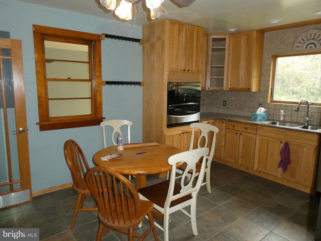 264 S WHITE HORSE PIKE, BERLIN, NJ 08009 — photo 5