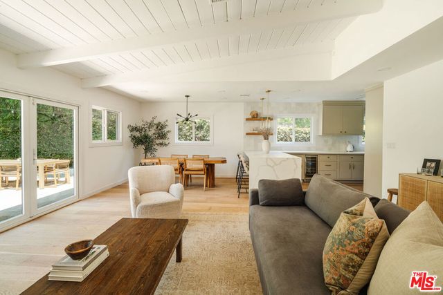 13211 Cumpston Street, Sherman Oaks, CA 91401