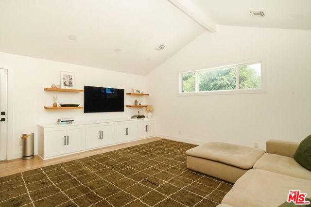 13211 Cumpston Street, Sherman Oaks, CA 91401