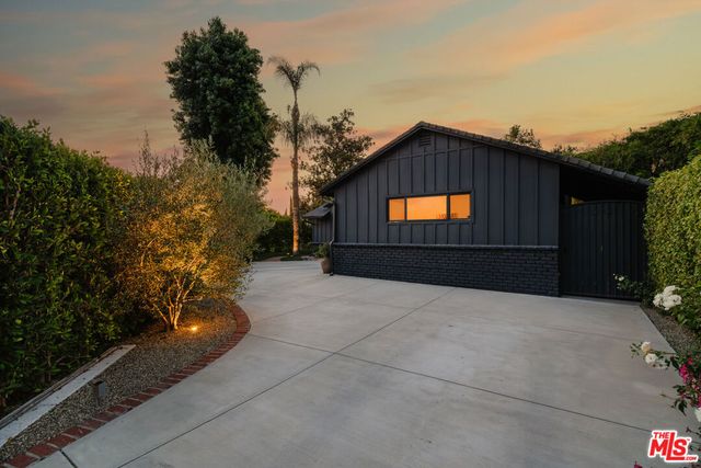 13211 Cumpston Street, Sherman Oaks, CA 91401