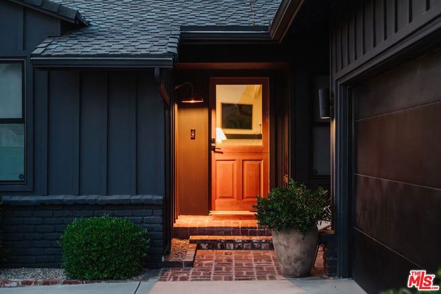 13211 Cumpston Street, Sherman Oaks, CA 91401