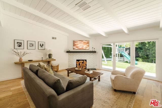 13211 Cumpston Street, Sherman Oaks, CA 91401