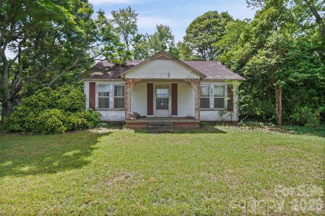 702 Mocksville Highway, Statesville, NC 28625
