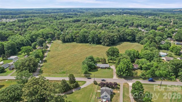 702 Mocksville Highway, Statesville, NC 28625