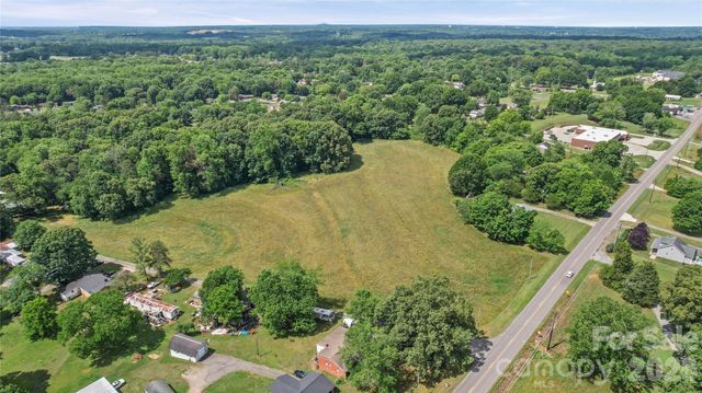 702 Mocksville Highway, Statesville, NC 28625