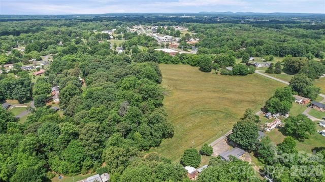 702 Mocksville Highway, Statesville, NC 28625