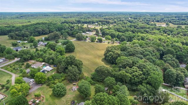 702 Mocksville Highway, Statesville, NC 28625