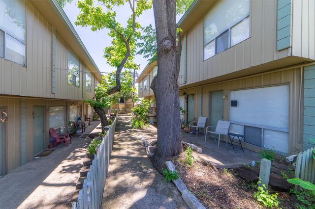 9008 San Benito Way D4, Dallas, TX 75218