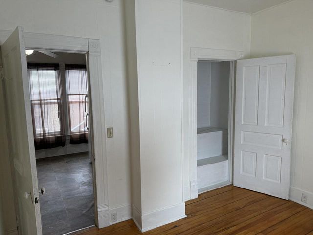 115 E PARKWAY AVENUE, Oshkosh, WI 54901