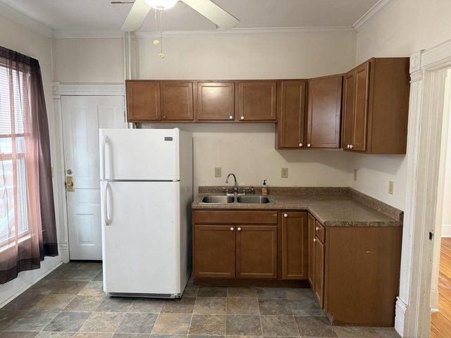 115 E PARKWAY AVENUE, Oshkosh, WI 54901