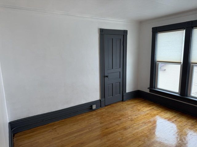 115 E PARKWAY AVENUE, Oshkosh, WI 54901