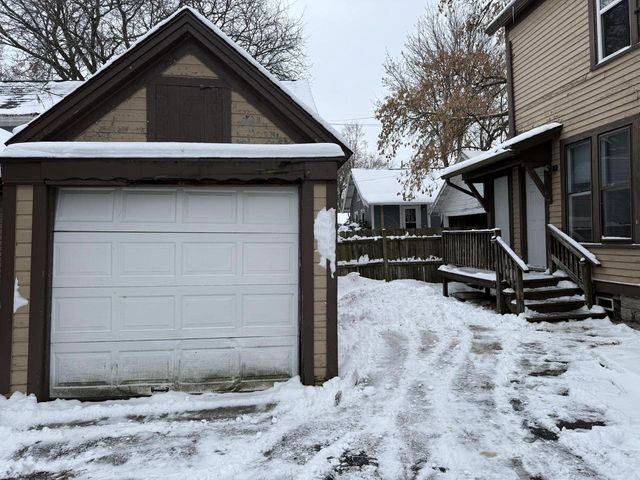 115 E PARKWAY AVENUE, Oshkosh, WI 54901