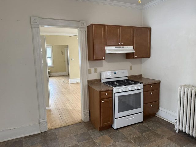 115 E PARKWAY AVENUE, Oshkosh, WI 54901