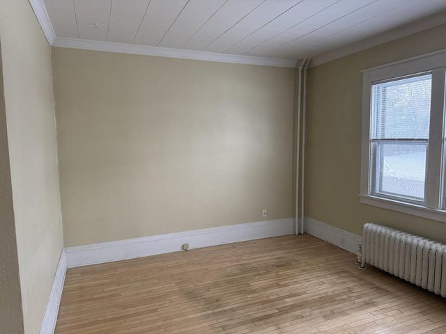 115 E PARKWAY AVENUE, Oshkosh, WI 54901