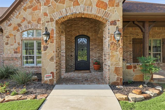 125 E Bozeman Lane, Fort Worth, TX 76108