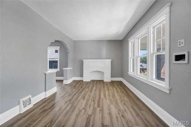 5721 Floy Avenue, St Louis, MO 63136
