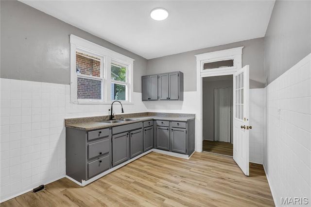 5721 Floy Avenue, St Louis, MO 63136