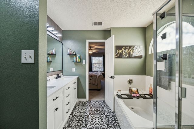 10601 Gleneagles Lane, Rowlett, TX 75089