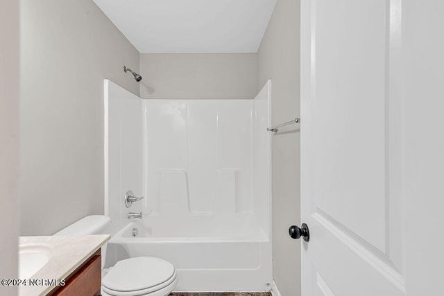 258 Breakwater Drive, Sneads Ferry, NC 28460