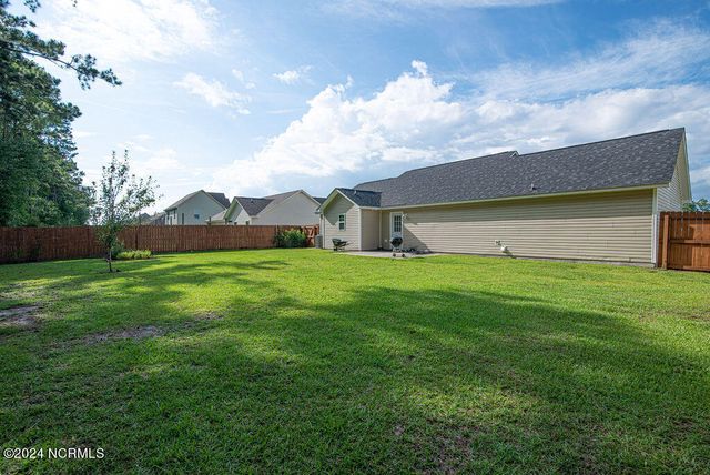 258 Breakwater Drive, Sneads Ferry, NC 28460