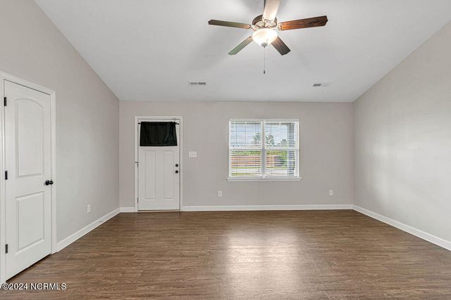 258 Breakwater Drive, Sneads Ferry, NC 28460