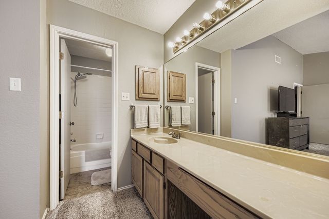 424 Benjamin Lane, Arlington, TX 76002