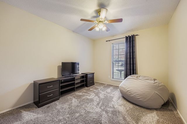 424 Benjamin Lane, Arlington, TX 76002