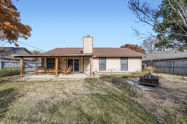 424 Benjamin Lane, Arlington, TX 76002