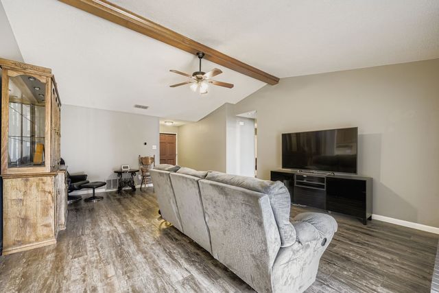 424 Benjamin Lane, Arlington, TX 76002