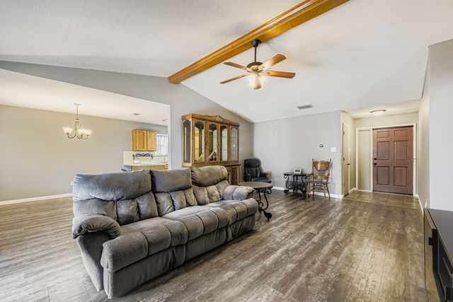 424 Benjamin Lane, Arlington, TX 76002