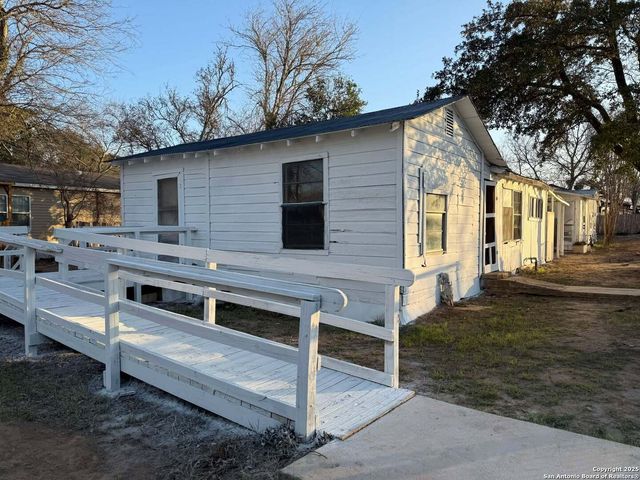801 Fifth, Natalia, TX 78059