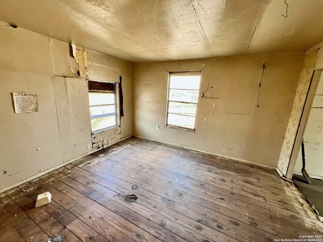 801 Fifth, Natalia, TX 78059